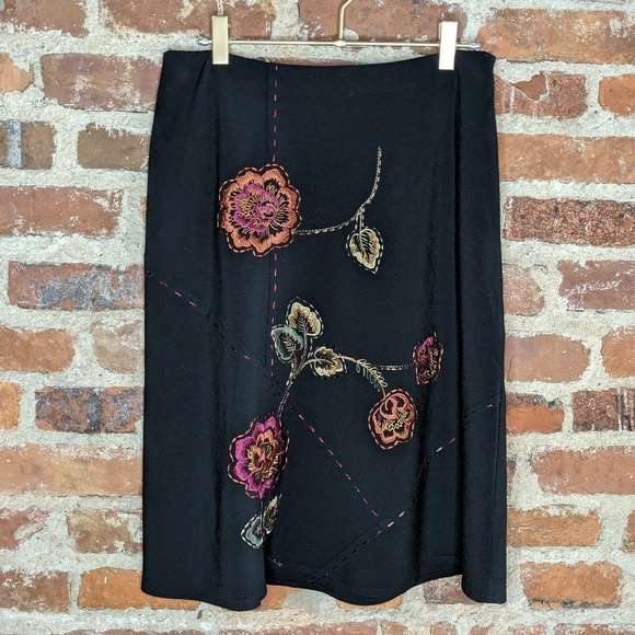 Sunny Leigh Size 6 Black & Multicolor Embroidered Floral‎ A-Line Skirt - Picture 1 of 8